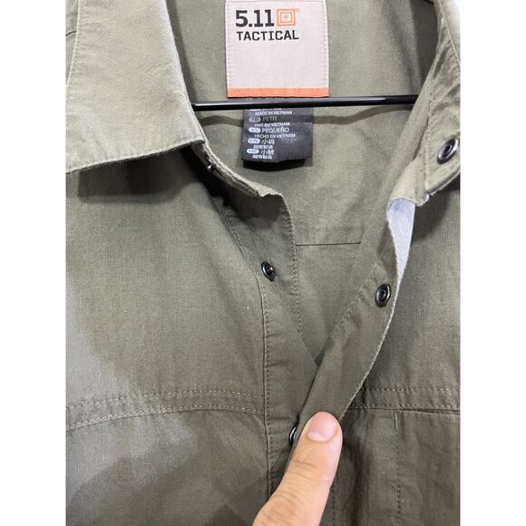511 Tactical Button Down Shirt S Office Outdoor Hike Travel Performance Utility - Picture 4 of 14